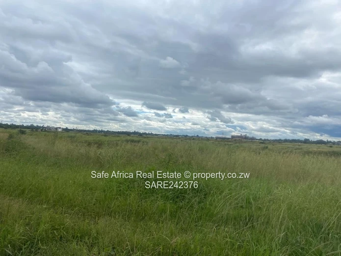 Harare North’S Borrowdale Road Frontage Vacant Commercial Land For Sale