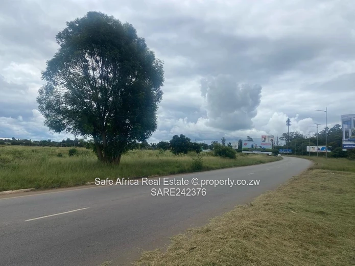 Harare North’S Borrowdale Road Frontage Vacant Commercial Land For Sale