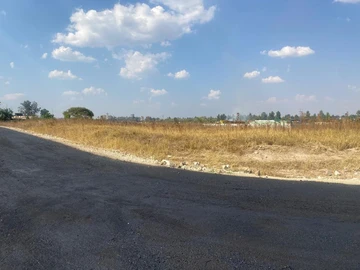 Commercial & Industrial Land